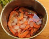 A picture of step 5 of Shaoxing Drunken Shrimp.