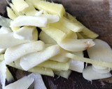 A picture of step 2 of Shrimp with Celery.