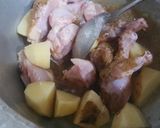 A picture of step 2 of Chicken Pulao.