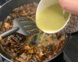 A picture of step 3 of Portobello stroganoff with butter rice 🍃.