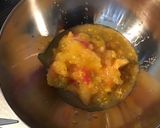 Une image de l'étape 2 de Tomates ananas margold farcies brousse corse,crevettes roses et concombre noa.