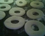 Foto del paso 3 de la receta: Rosquitas y bolitas de frailes rellenas de dulce de leche!!!