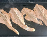 Foto del paso 2 de la receta: Mariposas de salmón a la plancha