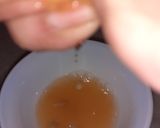 A picture of step 3 of Apple choco chips muesli smoothie.