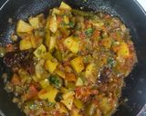 A picture of step 3 of Aloo capsicum.