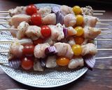 Une image de l'étape 2 de Brochettes de poulet au citron et au thym.