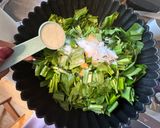 รูปขั้นตอนการทำที่ 2 ของ 🥬กุยช่ายทอด จากต้นกระเทียมป่า + น้ำจิ้มรสเด็ด Wild Garlic พืชสมุนไพรในต่างแดน 🇩🇰