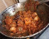 A picture of step 4 of Rogan Josh Soya chaap.