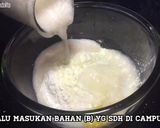 Foto langkah ke 2 dari resep Resep donat tanpa ulen super lembut.