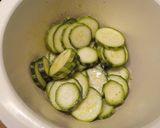 Foto del passaggio 1 della ricetta Zucchine in friggitrice ad aria