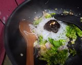 รูปขั้นตอนการทำที่ 3 ของ ผัดดอกขจร,ไข่,หมูสับ,เส้นบุกนุ่ม - คีโต