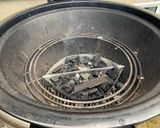 Une image de l'étape 1 de Courge spaghetti aux fruits de mer fumée sur BBQ au charbon.