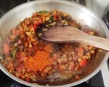 A picture of step 3 of Paneer bhurji.
