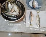 Foto langkah ke 1 dari resep Ikan kembung pindang keranjang.