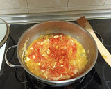 Foto del paso 2 de la receta: Calamarcitos con tomate