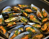 Foto del paso 12 de la receta: Mejillones a la plancha con Mojo Verde