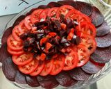 Une image de l'étape 6 de Salade de betteraves rouges et tomates à la feta et persil.