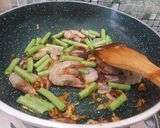 Gambar langkah 3 resipi Mee goreng udang.