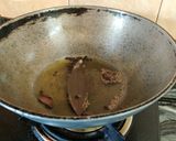 A picture of step 3 of Onion Tomato Chicken.