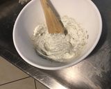 Une image de l'étape 3 de Canapés de saumon fumé,crème,aneth et tomates sur pain polaire.