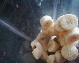 A picture of step 1 of Banana Milkshake.