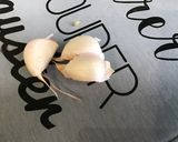 Une image de l'étape 4 de Poulet aux champignons, coriandre et crème de masala.