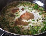 A picture of step 6 of Hot and sour vegetable soup.