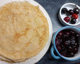 Foto del paso 1 de la receta: Crêpes con crema de cerezas