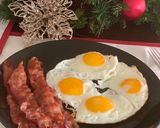 Foto del paso 2 de la receta: Sunny Side Up eggs with bacon