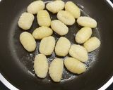 A picture of step 4 of Gnocchi-Sausage Salad 🥗🥔 سلطة الجنوشي مع النقانق.