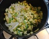 A picture of step 3 of Calabacitas con Queso.