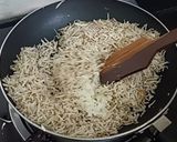 ओल्या नारळाची वडी (Olya Naralachi Vadi Recipe In Marathi) रेसिपी स्टेप 2 फोटो 