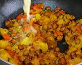 A picture of step 5 of Aalu Chana Chaat Street Style Chaat.