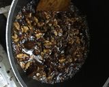 صورة لخطوة 3 من وصفة رز بالجوز ودبس الرمان