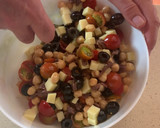 Foto del paso 3 de la receta: Ensalada de garbanzos, tomate y anchoas