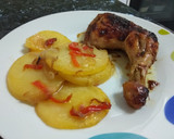 Foto del paso 6 de la receta: Muslos de pollo asados con patatas al horno