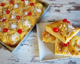 Foto del paso 9 de la receta: Coca de San Juan con crema y piñones