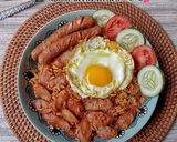 Foto langkah ke 8 dari resep Nasi Goreng Sosis.
