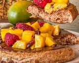 Foto del paso 2 de la receta: Maxitortita chocoavellana con mango y frambuesas