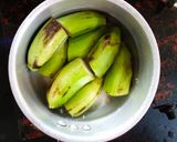 A picture of step 1 of Raw banana poha.