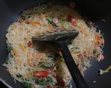 Foto langkah ke 3 dari resep Bihun Jagung Goreng.