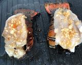 Foto langkah ke 4 dari resep Garlic Butter Lobster.