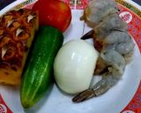 รูปขั้นตอนการทำที่ 1 ของ กุ้งผัดเปรี้ยวหวาน