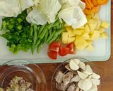 Foto langkah ke 1 dari resep Sup Bakso Gurih.