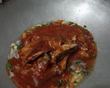 Foto langkah ke 4 dari resep Tumis sarden pedas.
