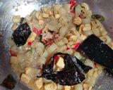Foto langkah ke 3 dari resep Tumis cecek tahu kecap.