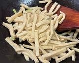 魩魚XO醬炒銀芽豆乾的食譜步驟2照片