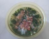 Foto langkah ke 4 dari resep Sayur bening daun kelor.