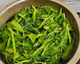 Foto langkah ke 2 dari resep Rujak Kangkung Sambel Asem.