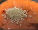 A picture of step 3 of Tomatoes Cheese pasta.